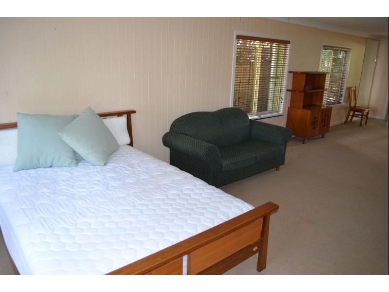 24 Young St, Wooloweyah NSW 2464