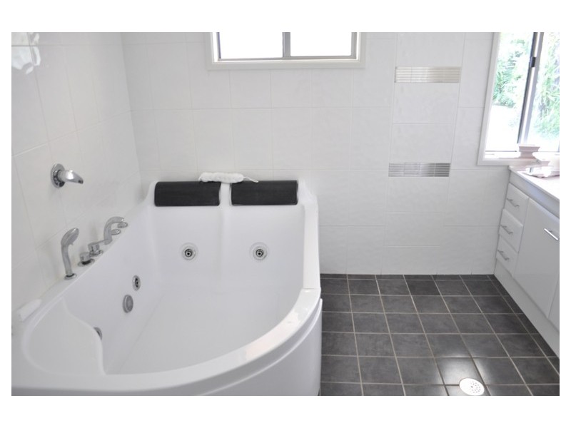 25 Shores Dr, Yamba NSW 2464