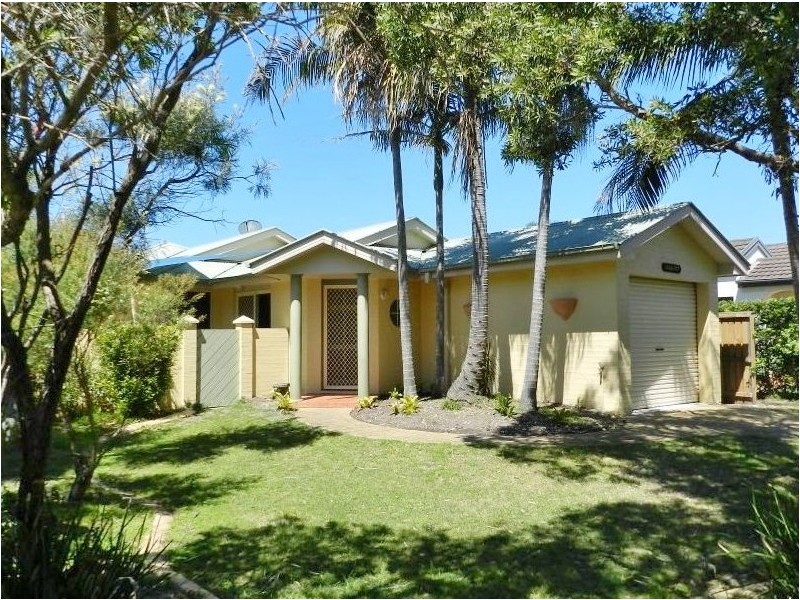 2 Nautilus Place, Yamba NSW 2464