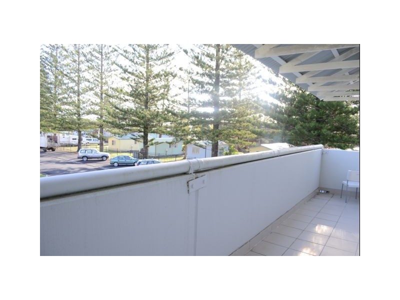 1/2 Yamba Street, Yamba NSW 2464