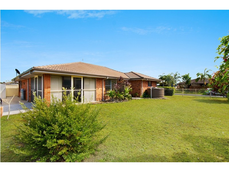 5 Harold Tory Drive, Yamba NSW 2464