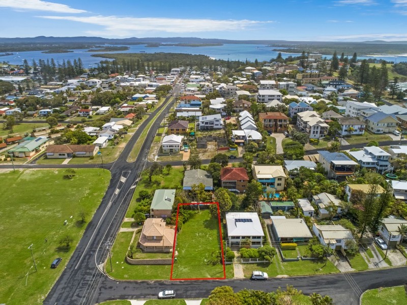 13 Ager Street, Yamba NSW 2464