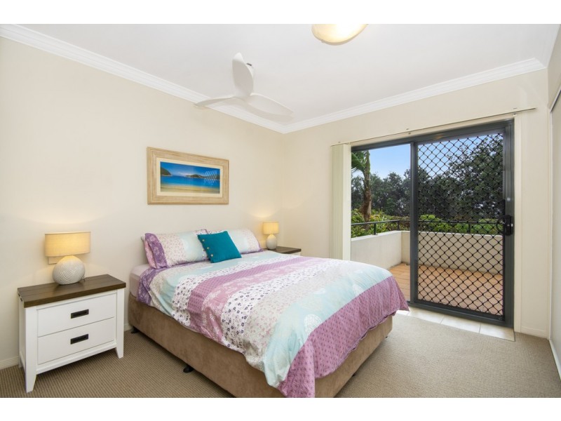 2/2 18-19 Pacific Parade, Yamba NSW 2464