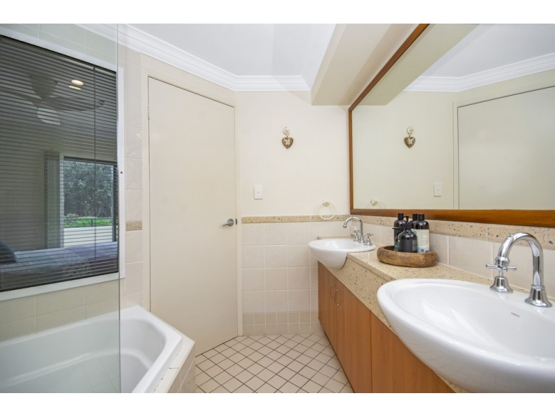 2/2 18-19 Pacific Parade, Yamba NSW 2464