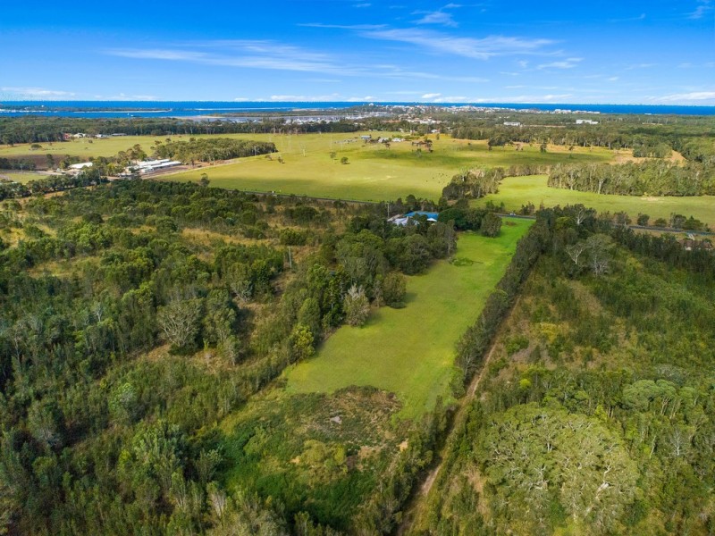 104 Carrs Drive, Yamba NSW 2464