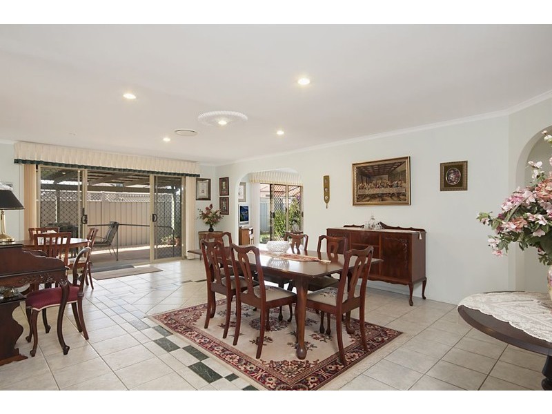 4 Edgewater Close, Yamba NSW 2464