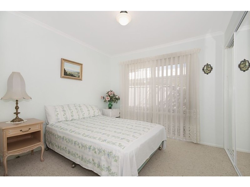 4 Edgewater Close, Yamba NSW 2464