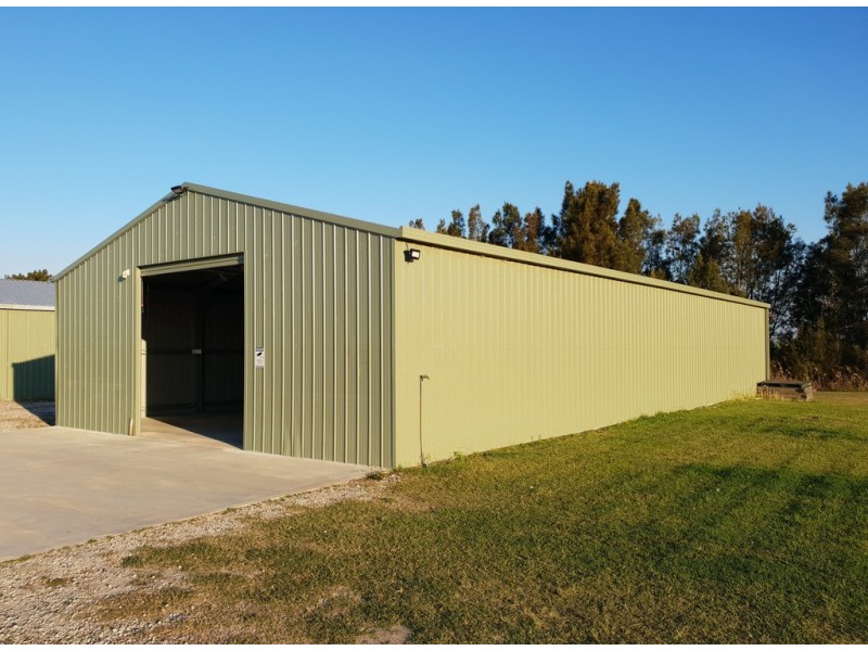 253 School Road, Palmers Island NSW 2463