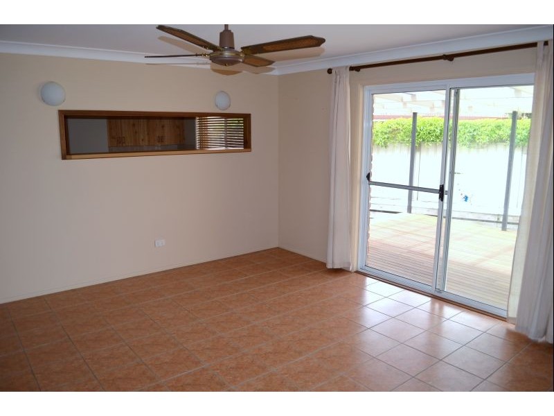 2/13 Roseland Avenue, Yamba NSW 2464