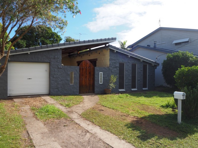 17 Cook Street, Yamba NSW 2464