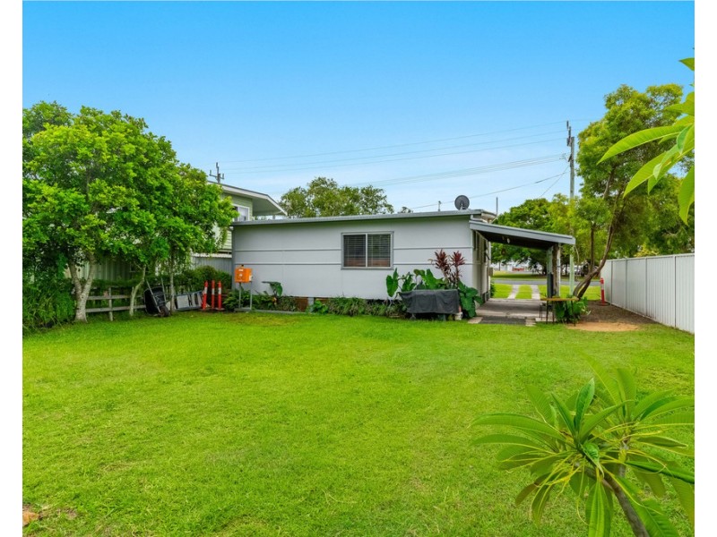 30 Yamba Road, Yamba NSW 2464