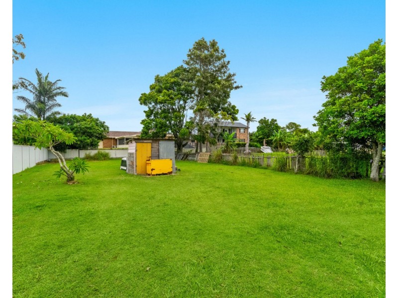 30 Yamba Road, Yamba NSW 2464