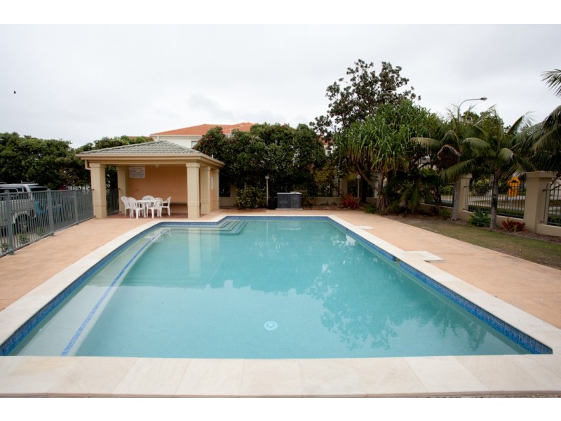 2/8 Beachside Way, Yamba NSW 2464