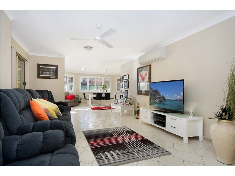 8 Witonga Drive, Yamba NSW 2464