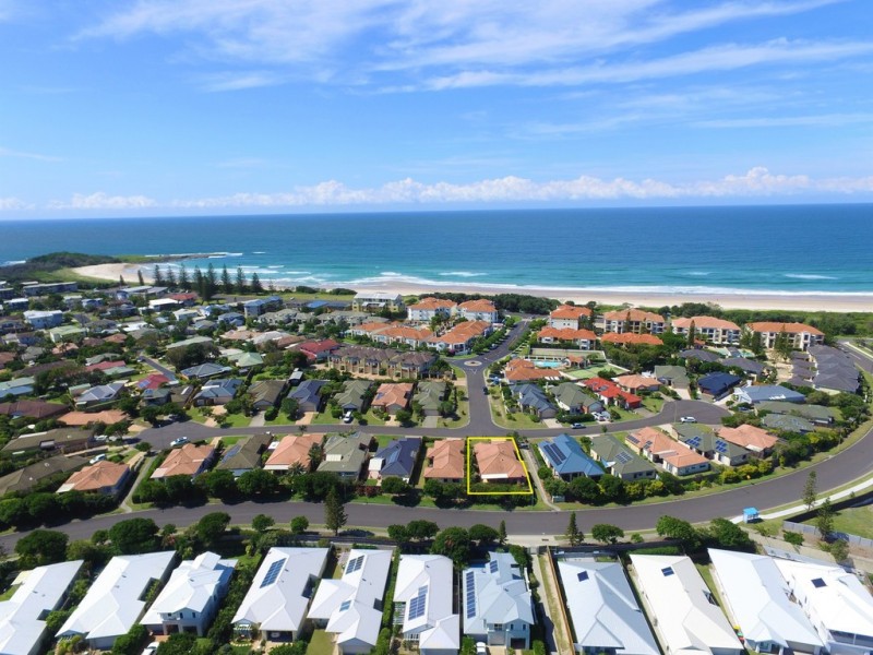 22 Oceania Court, Yamba NSW 2464