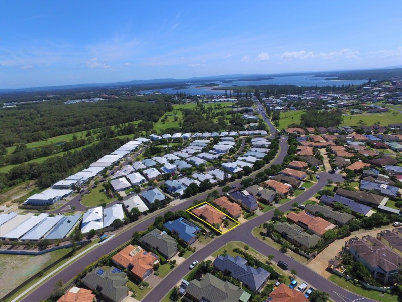 22 Oceania Court, Yamba NSW 2464