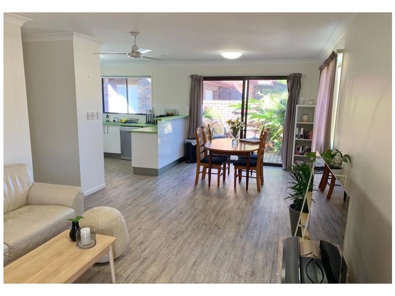 1/12 Cook Street, Yamba NSW 2464