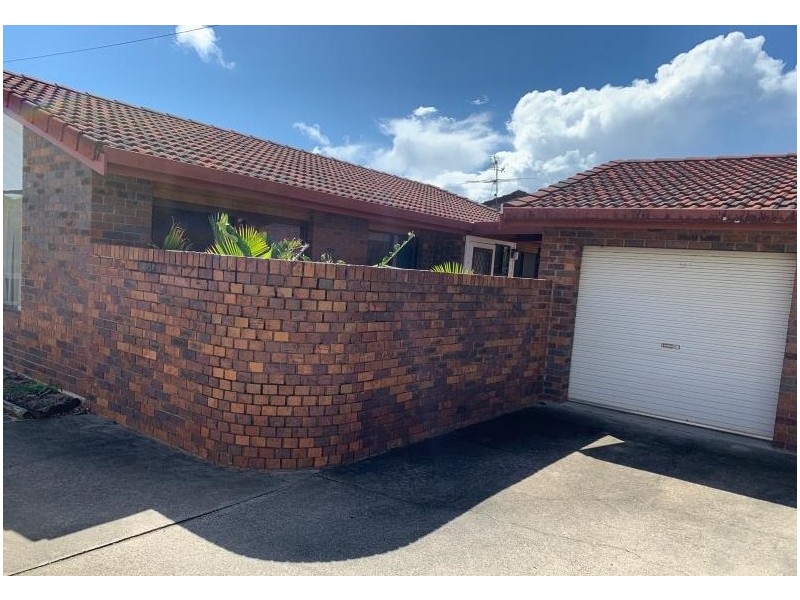 1/12 Cook Street, Yamba NSW 2464