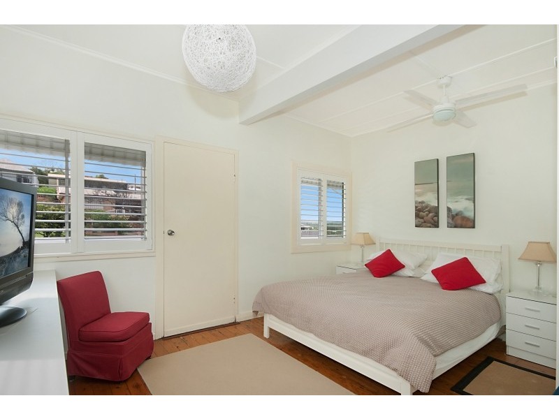 9 Beach Street, Yamba NSW 2464