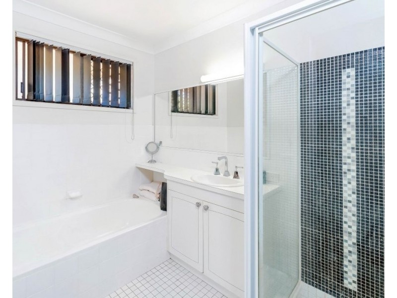 2/3 Melia Place, Yamba NSW 2464