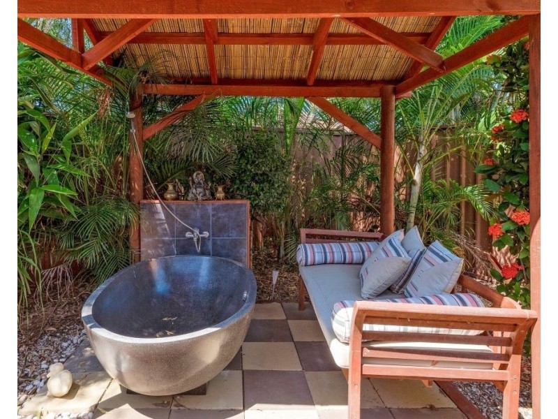 2/3 Melia Place, Yamba NSW 2464