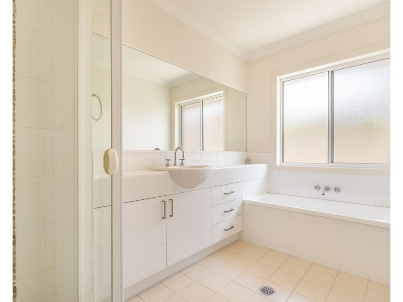 6A Tom Thumb Place, Yamba NSW 2464