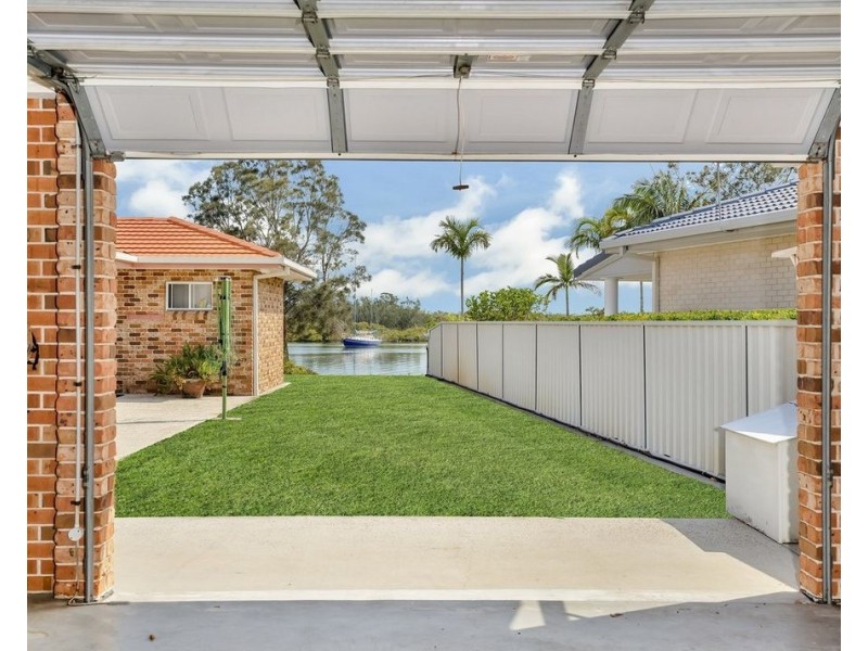 22 Palm Terrace, Yamba NSW 2464