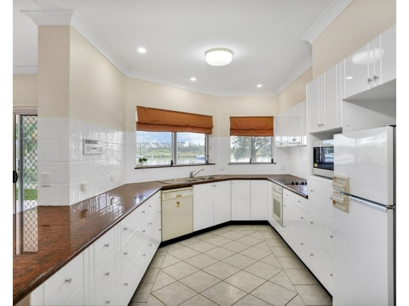 22 Palm Terrace, Yamba NSW 2464