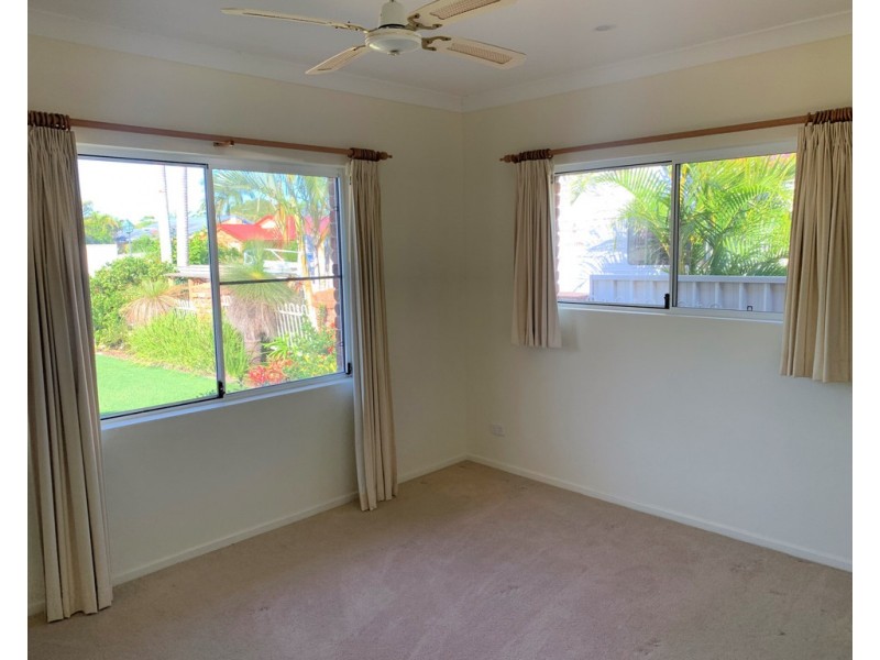 22 Palm Terrace, Yamba NSW 2464