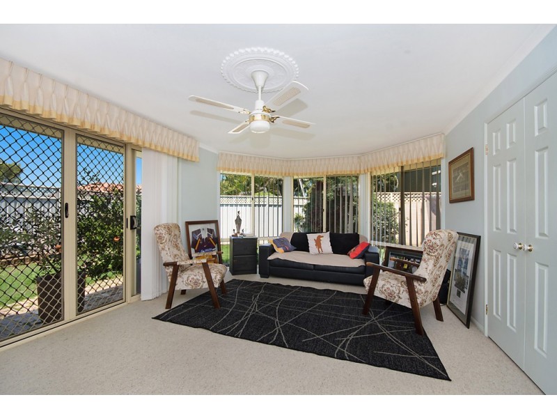 4 Edgewater Close, Yamba NSW 2464