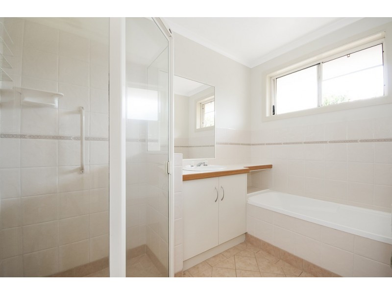 2/32 Harold Tory Drive, Yamba NSW 2464