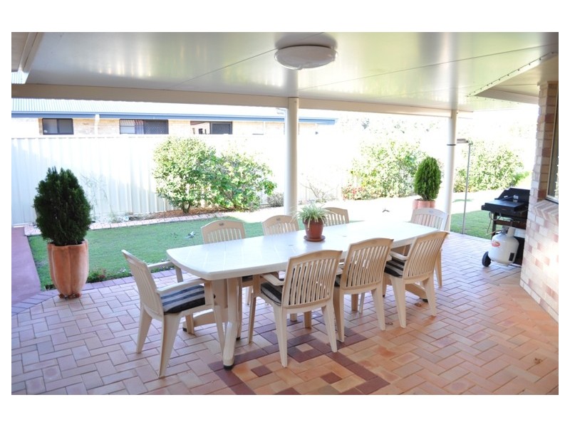 6 Bayview Drive, Yamba NSW 2464