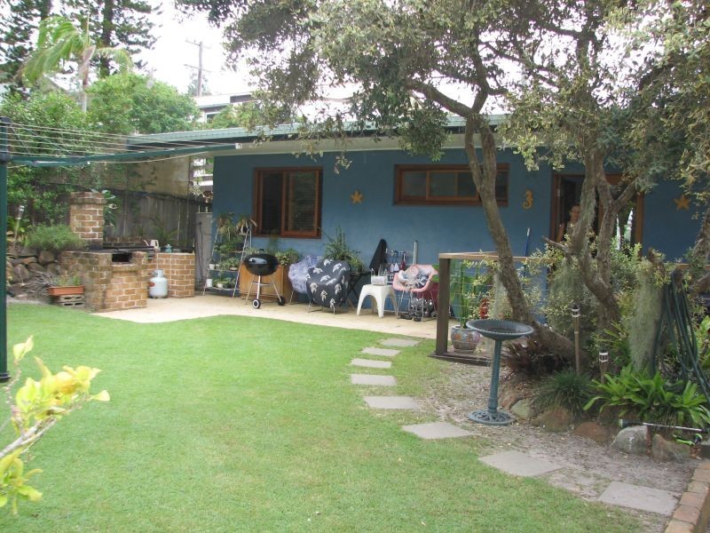 11 Ager Street, Yamba NSW 2464