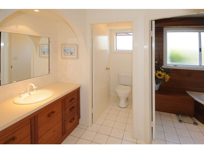 19 Mariners Way, Yamba NSW 2464