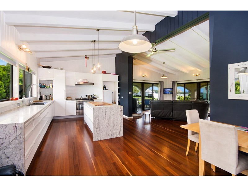 2 Gordon Street, Palmers Island NSW 2463