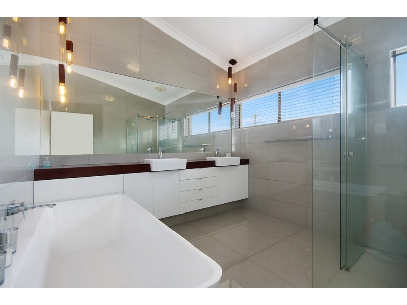 2 Gordon Street, Palmers Island NSW 2463