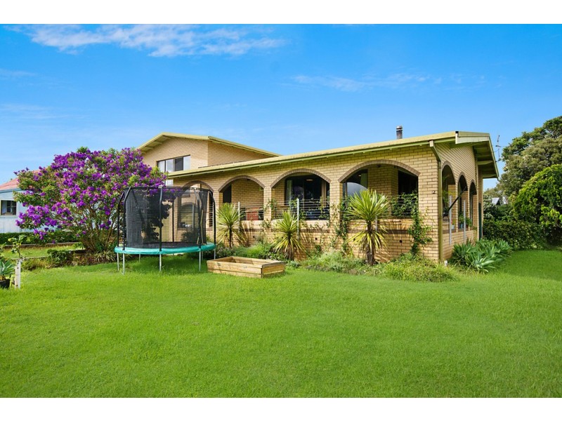 2 Gordon Street, Palmers Island NSW 2463
