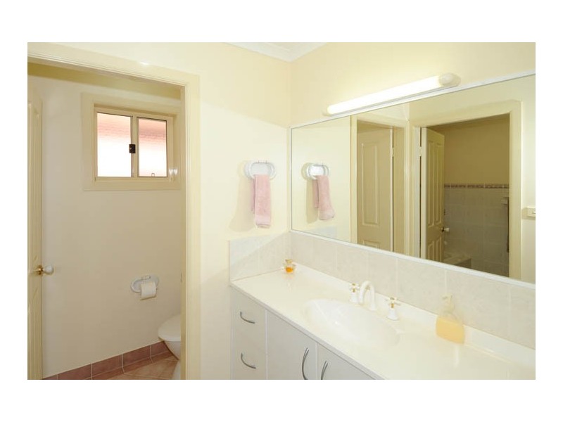 2/5 Edgewater Close, Yamba NSW 2464