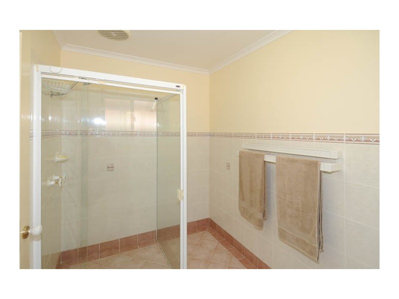 2/5 Edgewater Close, Yamba NSW 2464