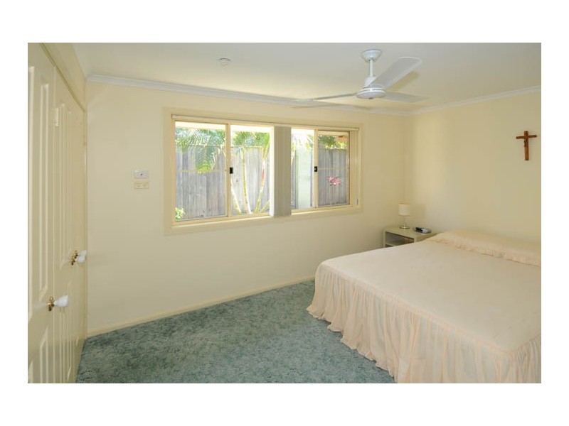 2/5 Edgewater Close, Yamba NSW 2464