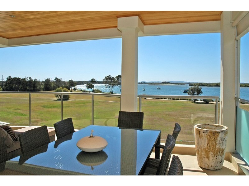 4/8 Bent Street, Yamba NSW 2464