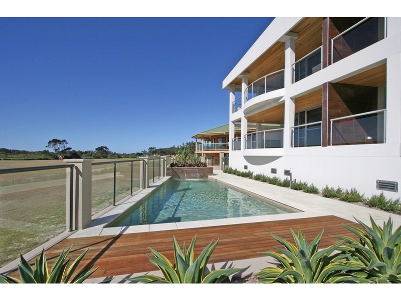 4/8 Bent Street, Yamba NSW 2464