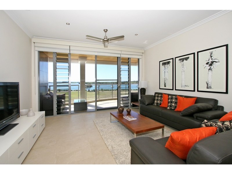 4/8 Bent Street, Yamba NSW 2464