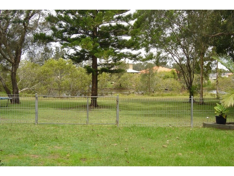 16 Endeavour Street, Yamba NSW 2464