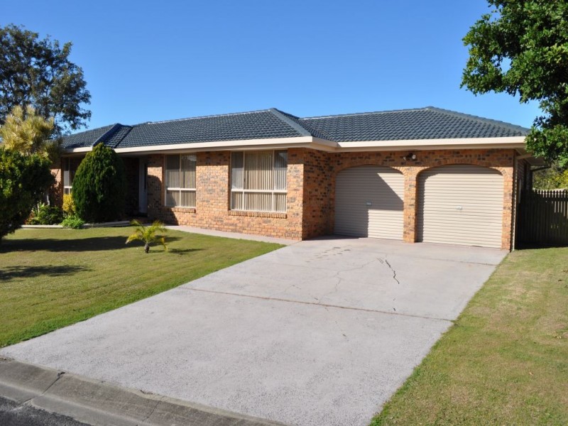 2 Casuarina Close, Yamba NSW 2464