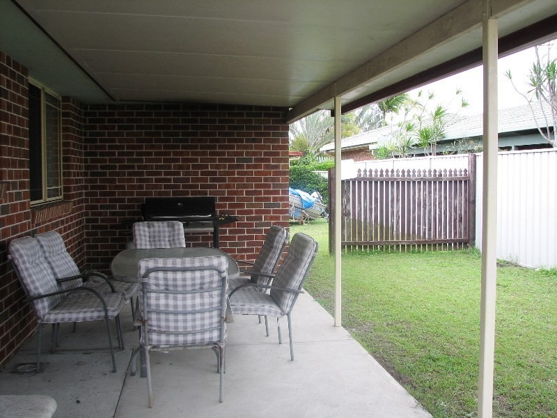 8b Parkview Crescent, Yamba NSW 2464
