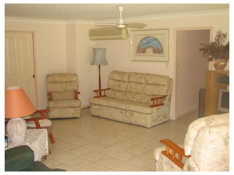 2/2a Kookaburra Court, Yamba NSW 2464