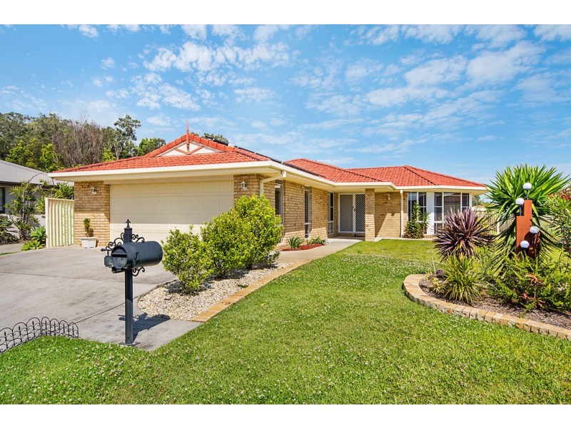 4 Buccaneers Court, Yamba NSW 2464