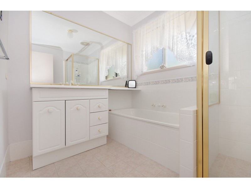 4 Buccaneers Court, Yamba NSW 2464