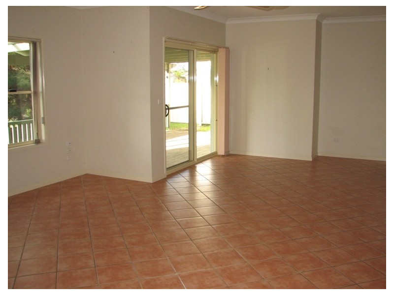 27 Harold Tory Drive, Yamba NSW 2464